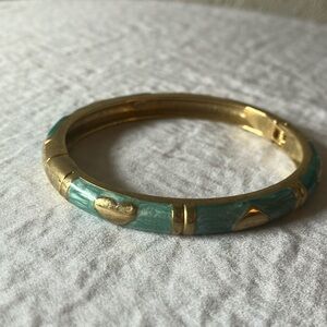 JFT: Vintage Heart pattern clamped bracelet- Gold-tone metal-mint color enamel